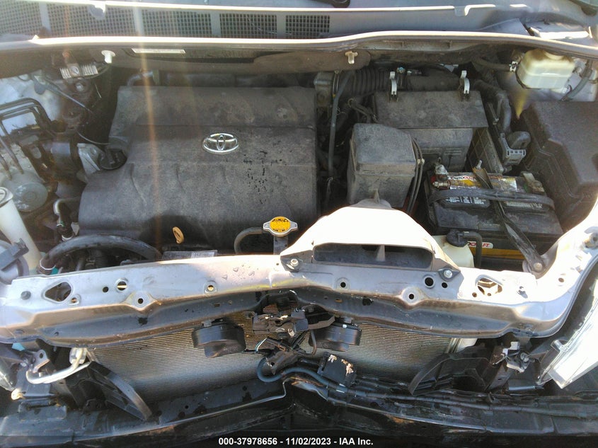 2016 Toyota Sienna Xle 7 Passenger VIN: 5TDDK3DCXGS135687 Lot: 37978656