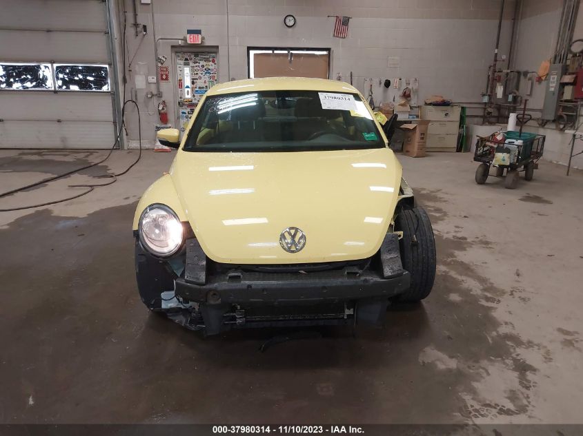 2014 Volkswagen Beetle 2.5L VIN: 3VWJP7AT2EM600831 Lot: 37980314