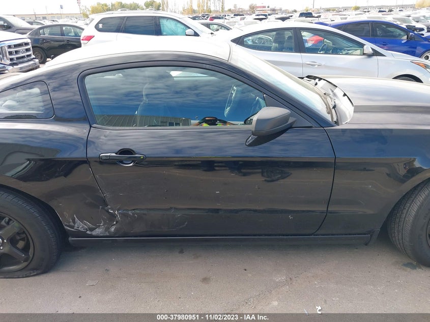 2014 Ford Mustang V6 VIN: 1ZVBP8AM2E5328712 Lot: 37980951