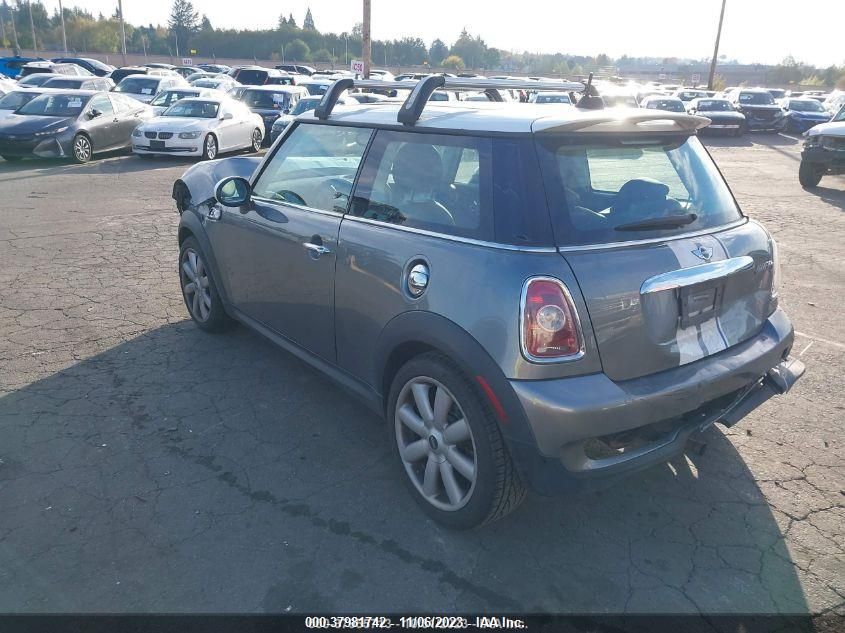 2010 Mini Cooper S VIN: WMWMF7C54ATX43256 Lot: 37981742