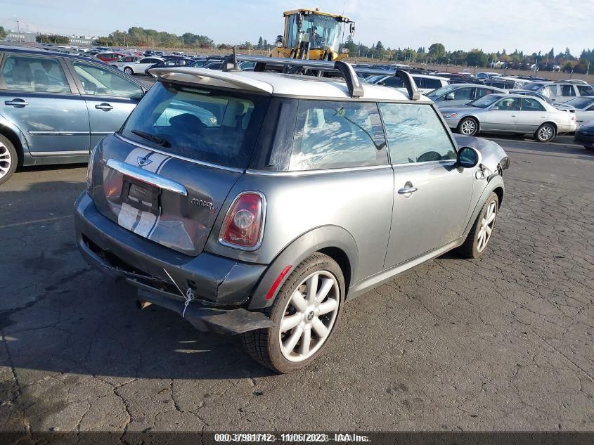 2010 Mini Cooper S VIN: WMWMF7C54ATX43256 Lot: 37981742