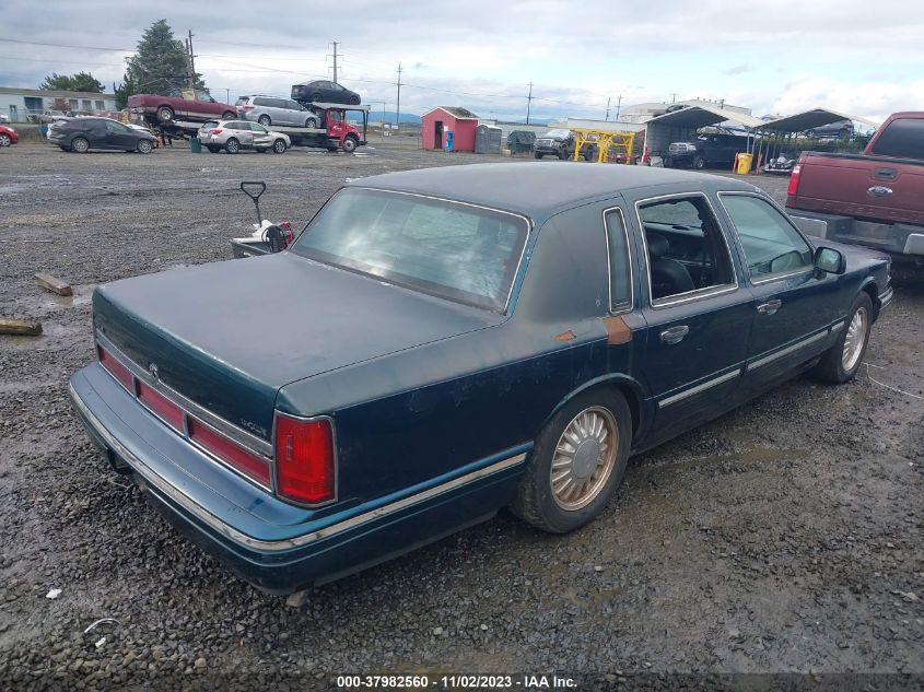 1995 Lincoln Town Car Signature/Spinnaker VIN: 1LNLM82W3SY640544 Lot: 37982560