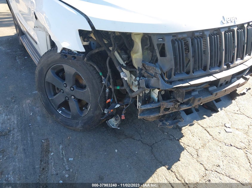 2012 Jeep Grand Cherokee Laredo VIN: 1C4RJFAGXCC227380 Lot: 37983240