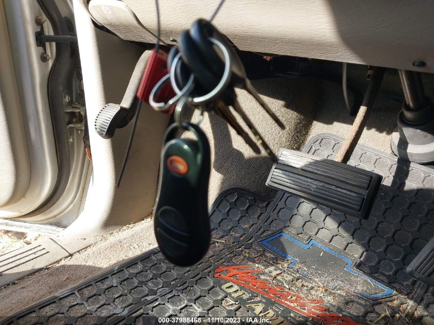 2003 Chrysler Town & Country VIN: 2C4GP24383R241891 Lot: 37988468