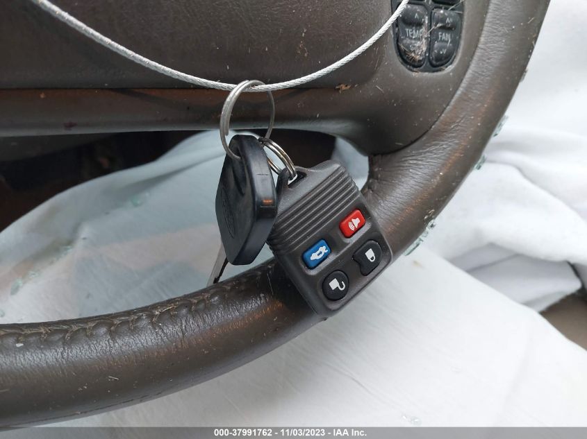 2002 Ford Crown Victoria Lx VIN: 2FAFP74W52X111361 Lot: 37991762