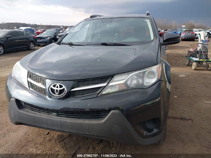 2T3BFREV7FW363108 2015 Toyota Rav4 Le