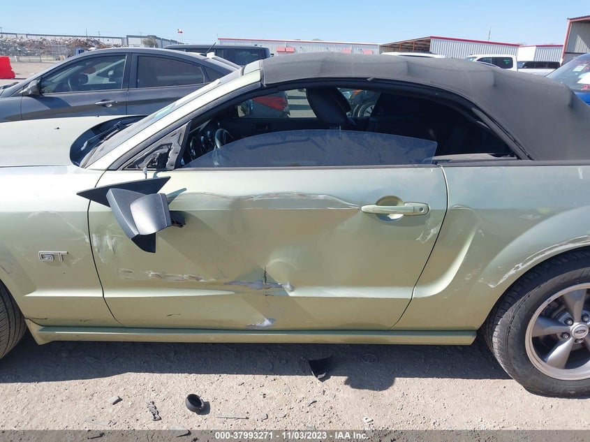 2005 Ford Mustang Gt VIN: 1ZVFT85H855208326 Lot: 37993271