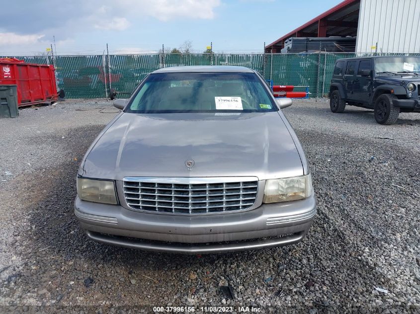 1999 Cadillac Deville Standard VIN: 1G6KD54Y9XU745975 Lot: 37996156
