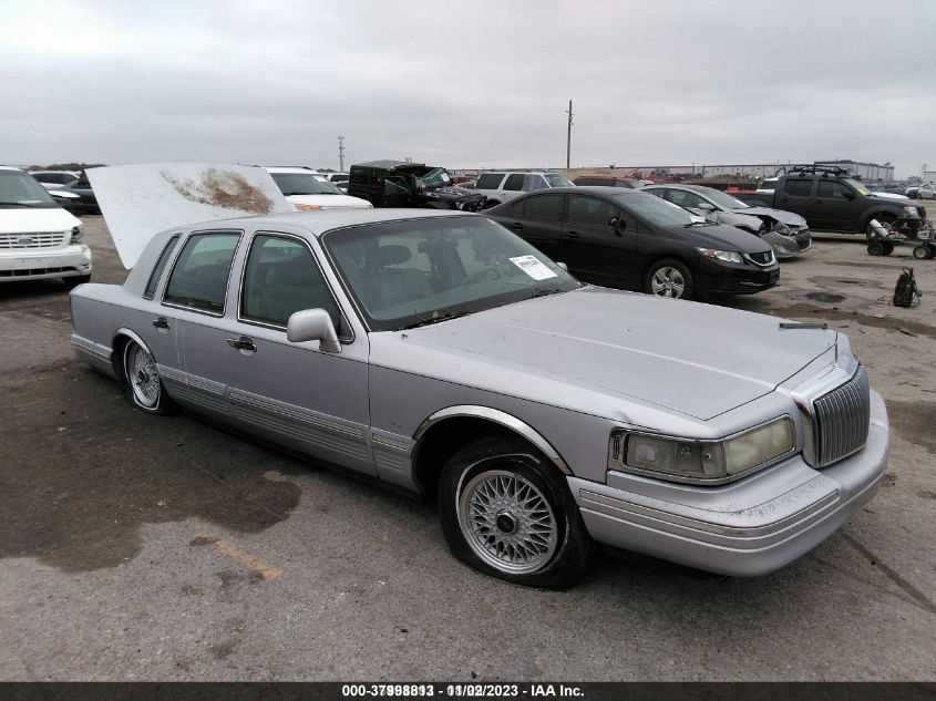 1996 Lincoln Town Car Sgn/Dmnd Anv/Cypress/Jn VIN: 1LNLM82W2TY646529 Lot: 37998813