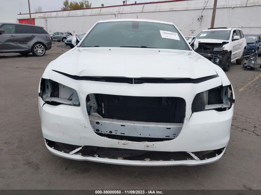 2C3CCAGGXJH267273 2018 Chrysler 300 300S Awd