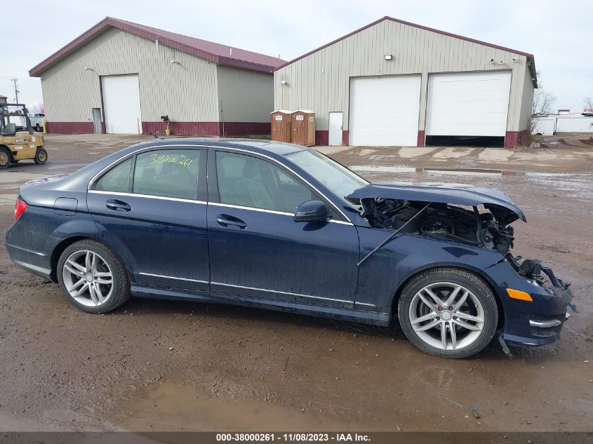 2012 Mercedes-Benz C 300 Sport 4Matic/Luxury 4Matic VIN: WDDGF8BB8CR235309 Lot: 38000261