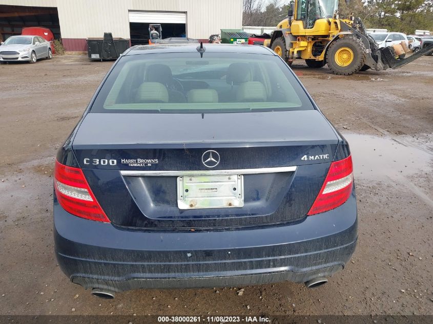 2012 Mercedes-Benz C 300 Sport 4Matic/Luxury 4Matic VIN: WDDGF8BB8CR235309 Lot: 38000261