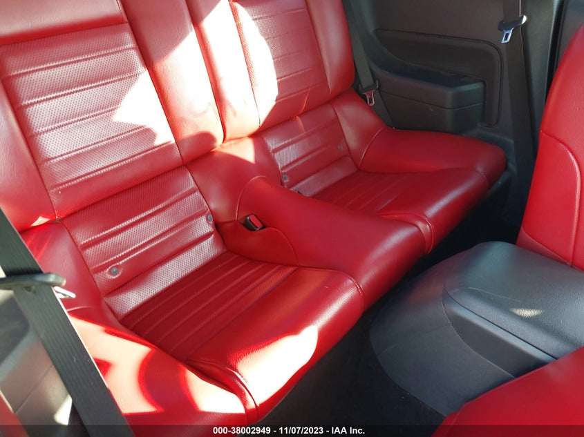 2005 Ford Mustang Gt Deluxe/Gt Premium VIN: 1ZVHT82H755146656 Lot: 38002949