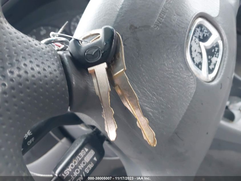 2000 Mazda Protege Dx/Lx VIN: JM1BJ2228Y0290287 Lot: 38005007