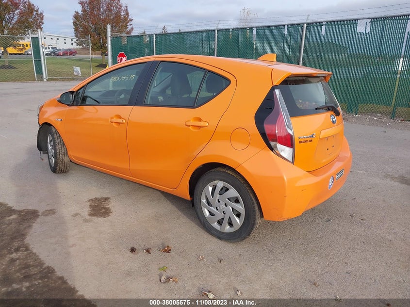 2015 Toyota Prius C Two VIN: JTDKDTB31F1106921 Lot: 38005575