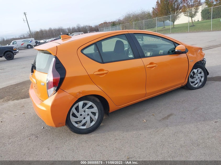 2015 Toyota Prius C Two VIN: JTDKDTB31F1106921 Lot: 38005575