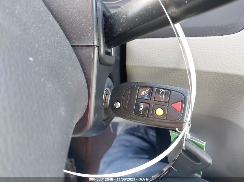 2005 Volvo Xc70 2.5T Awd VIN: YV1SZ592551192849 Lot: 38012848