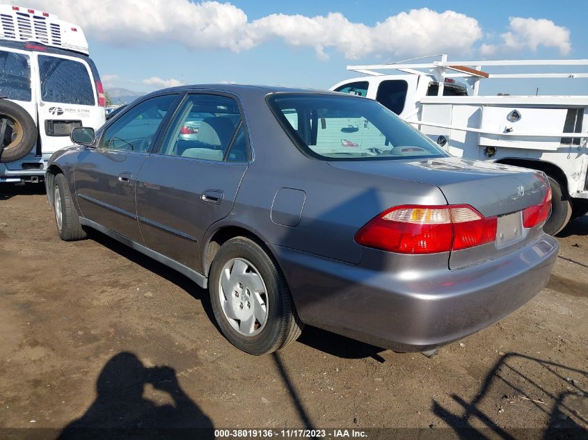 2000 Honda Accord 3.0 Lx VIN: 1HGCG1644YA092083 Lot: 38019136