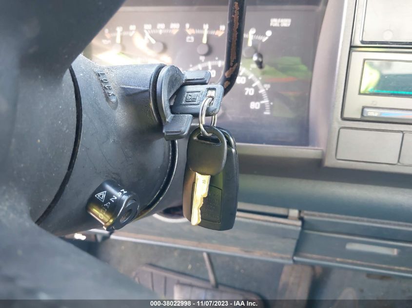 1994 Chevrolet Gmt-400 K1500 VIN: 2GCEK19K4R1173189 Lot: 38022998