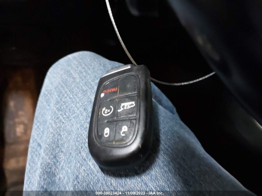 2014 Jeep Cherokee Limited VIN: 1C4PJMDB1EW260801 Lot: 38023424