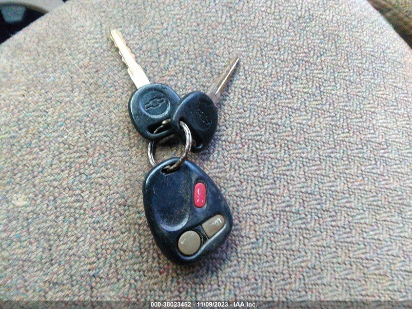 2002 Chevrolet Silverado 1500 VIN: 1GCEK14V82Z199583 Lot: 38023452