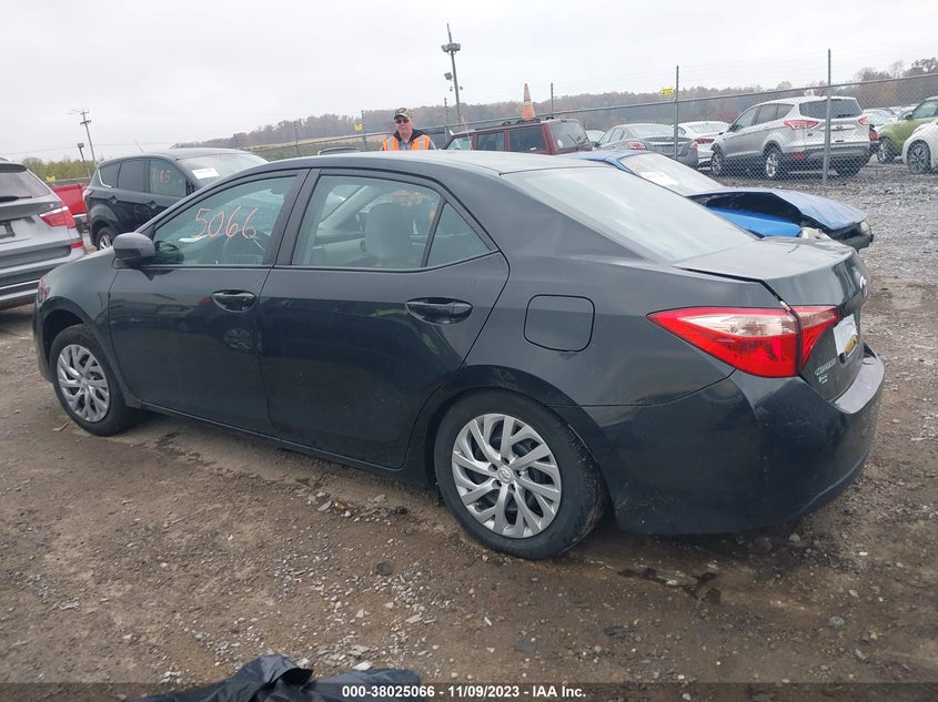 2T1BURHE3HC945124 2017 Toyota Corolla Le