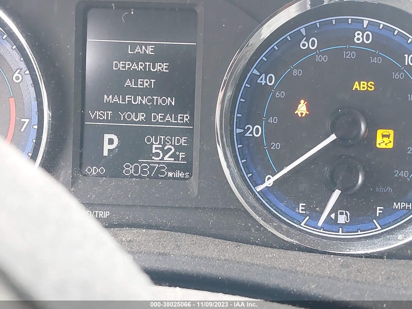 2T1BURHE3HC945124 2017 Toyota Corolla Le