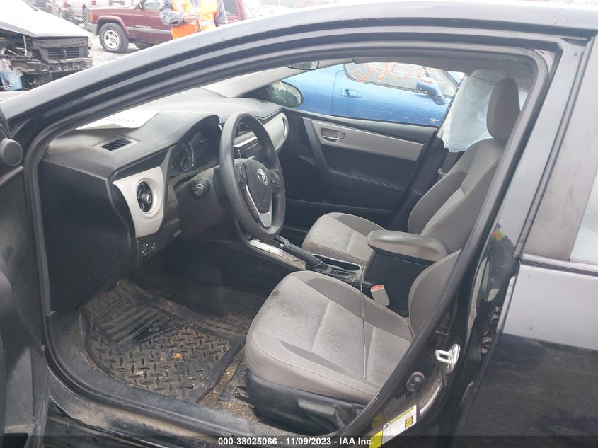 2T1BURHE3HC945124 2017 Toyota Corolla Le