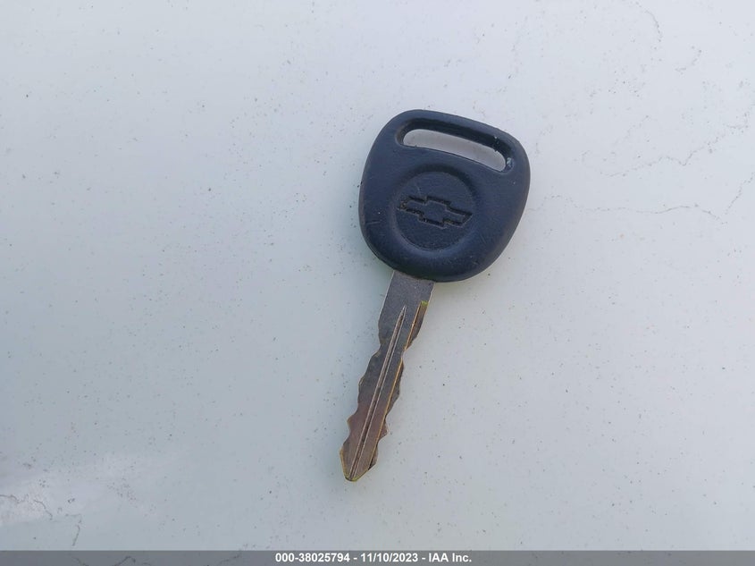 2000 Chevrolet Suburban Ls VIN: 3GNFK16T5YG227856 Lot: 38025794