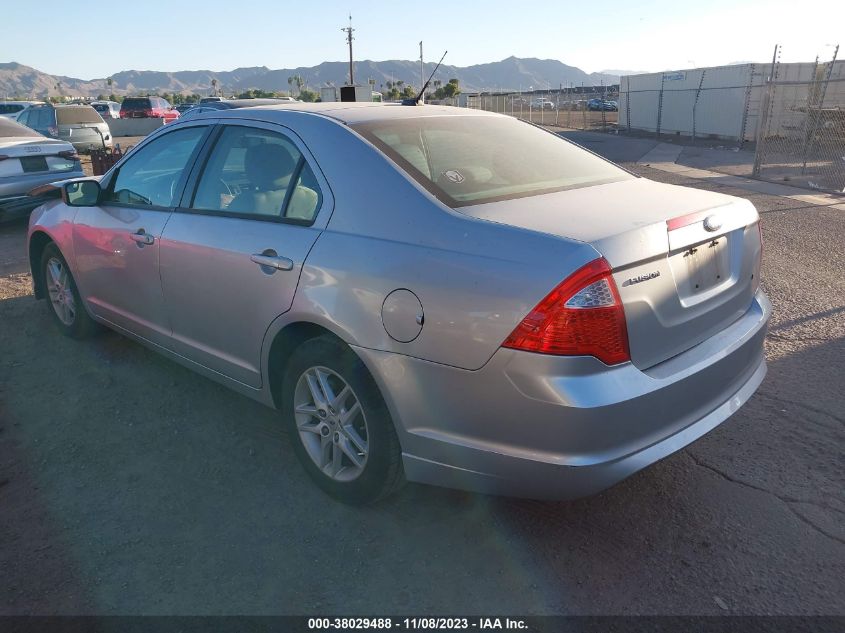 2011 Ford Fusion S VIN: 3FAHP0GA2BR261376 Lot: 38029488