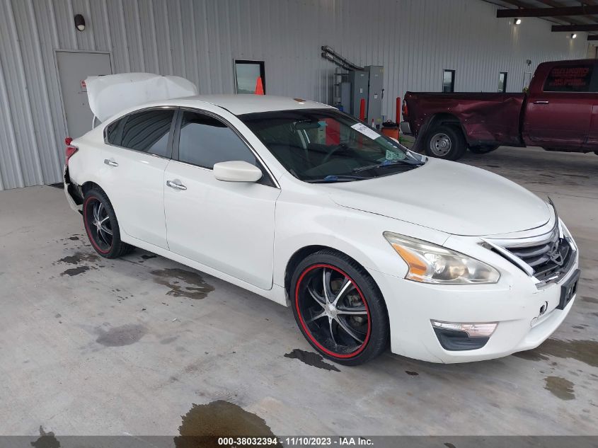 2014 Nissan Altima 2.5 S VIN: 1N4AL3AP4EN348439 Lot: 38032394