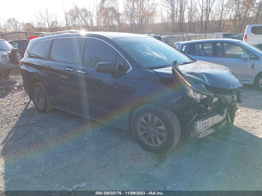 5TDYRKEC4MS072930 2021 Toyota Sienna Xle