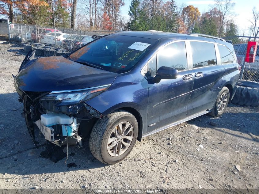 5TDYRKEC4MS072930 2021 Toyota Sienna Xle