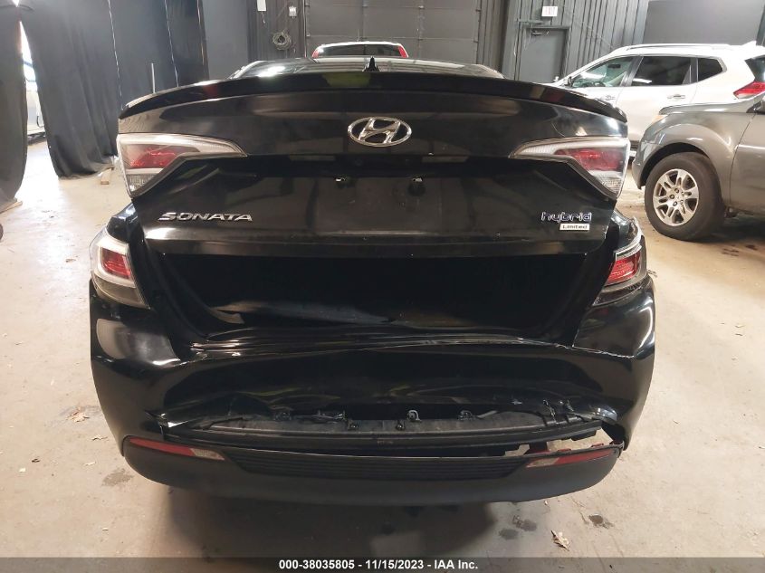 2017 Hyundai Sonata Hybrid Limited VIN: KMHE34L33HA077182 Lot: 38035805