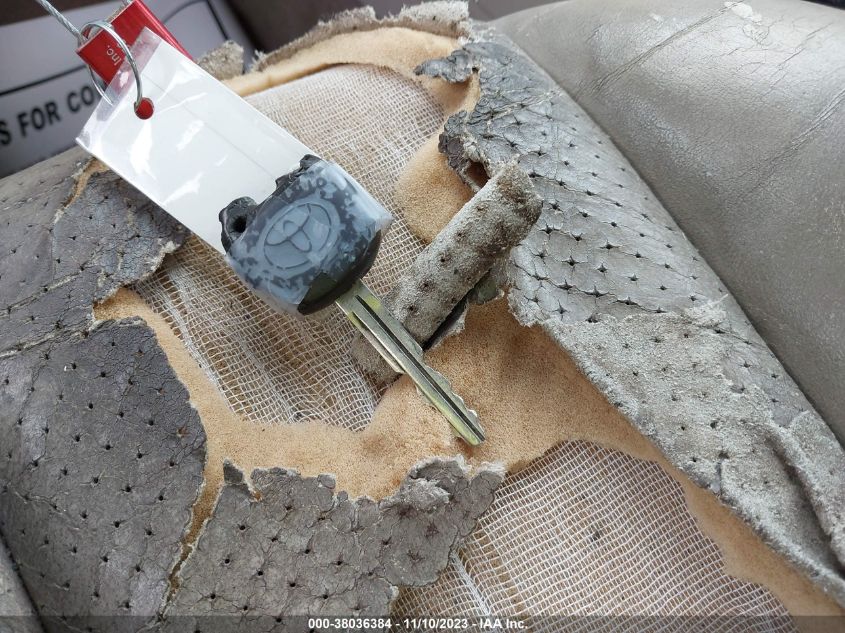 2000 Toyota Camry Solara Se/Sle VIN: 2T1CF22P4YC390524 Lot: 38036384