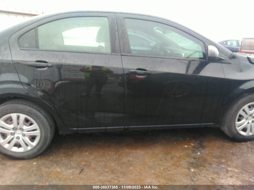 2017 Chevrolet Sonic Ls Auto VIN: 1G1JB5SH5H4157390 Lot: 38037385