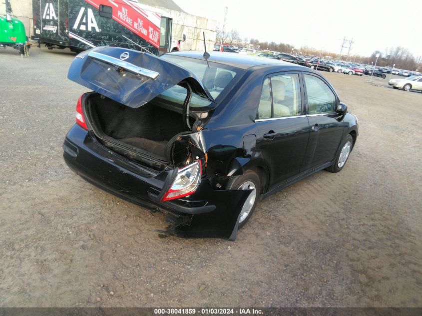 2009 Nissan Versa 1.8 S VIN: 3N1BC11E19L374295 Lot: 38041859