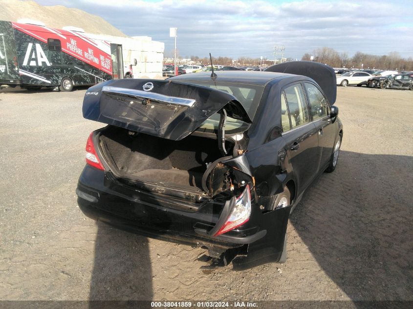 2009 Nissan Versa 1.8 S VIN: 3N1BC11E19L374295 Lot: 38041859