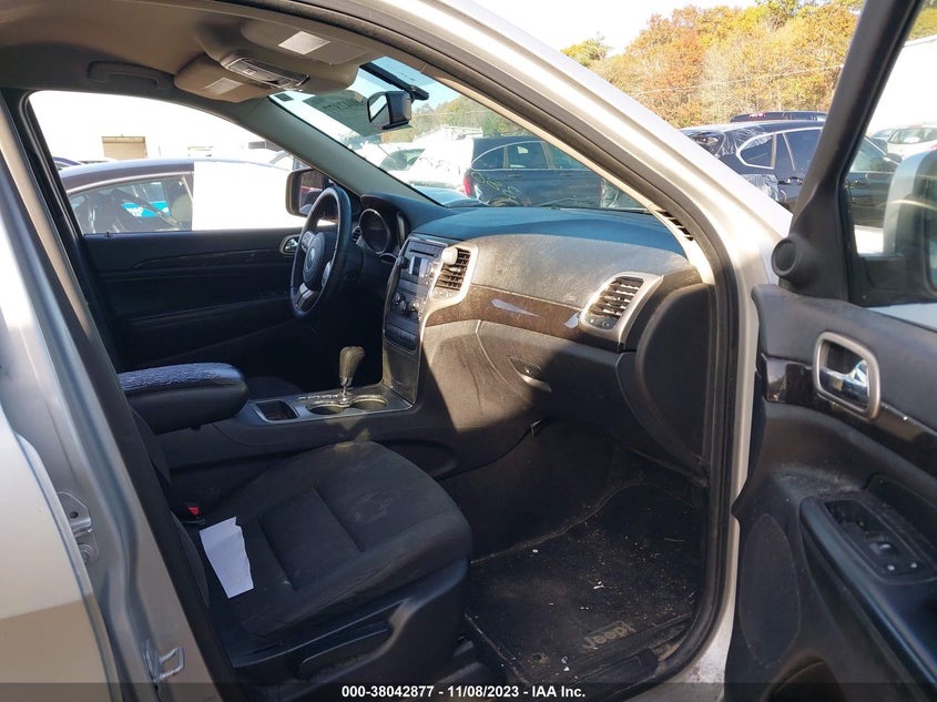 1C4RJFAG6DC638325 2013 Jeep Grand Cherokee Laredo