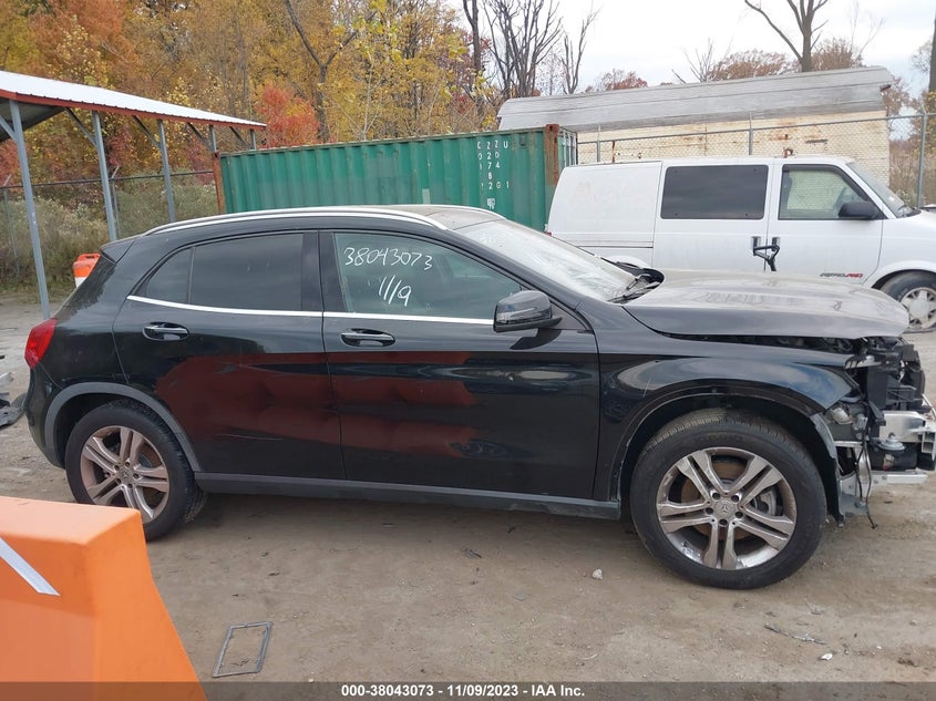 2015 MERCEDES-BENZ GLA 250 - WDCTG4GB7FJ100682