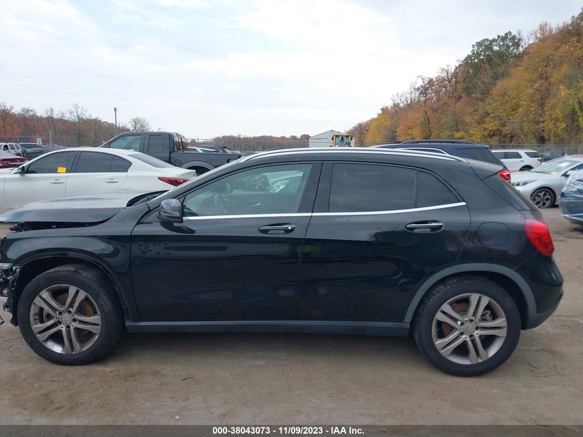 2015 MERCEDES-BENZ GLA 250 - WDCTG4GB7FJ100682