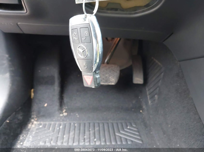 2015 MERCEDES-BENZ GLA 250 - WDCTG4GB7FJ100682