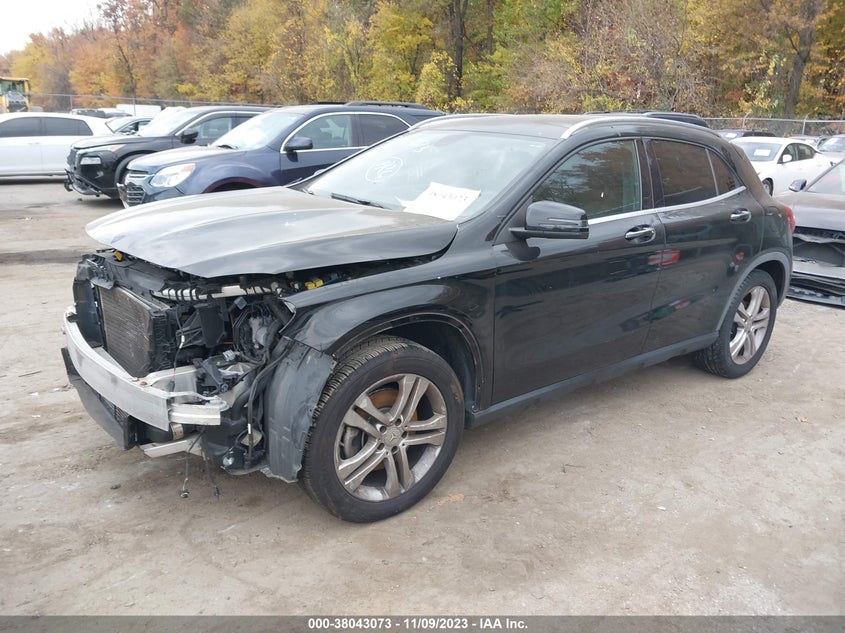2015 MERCEDES-BENZ GLA 250 - WDCTG4GB7FJ100682