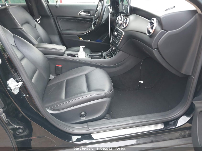 2015 MERCEDES-BENZ GLA 250 - WDCTG4GB7FJ100682
