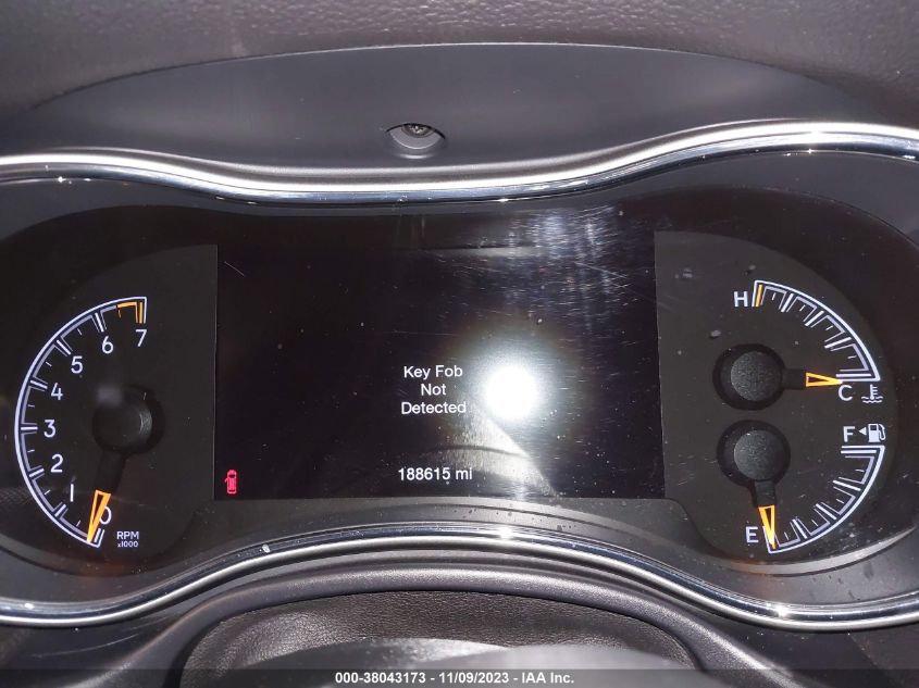 1C4RJFAG3JC135752 2018 Jeep Grand Cherokee Altitude 4X4