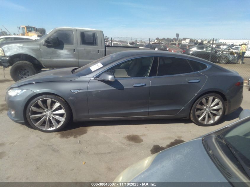 2013 Tesla Model S Performance VIN: 5YJSA1CP2DFP06575 Lot: 38046507