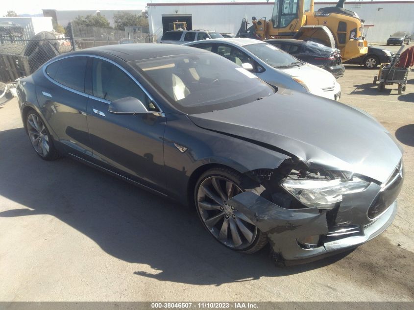 2013 Tesla Model S Performance VIN: 5YJSA1CP2DFP06575 Lot: 38046507