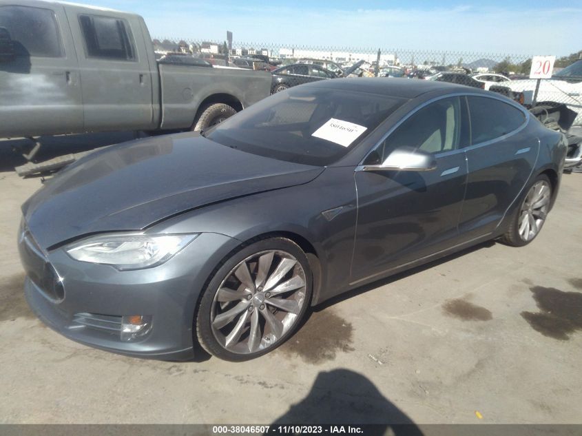 2013 Tesla Model S Performance VIN: 5YJSA1CP2DFP06575 Lot: 38046507