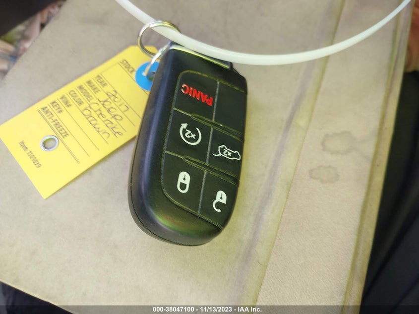 2017 Jeep Grand Cherokee Trailhawk 4X4 VIN: 1C4RJFLG2HC777239 Lot: 38047100