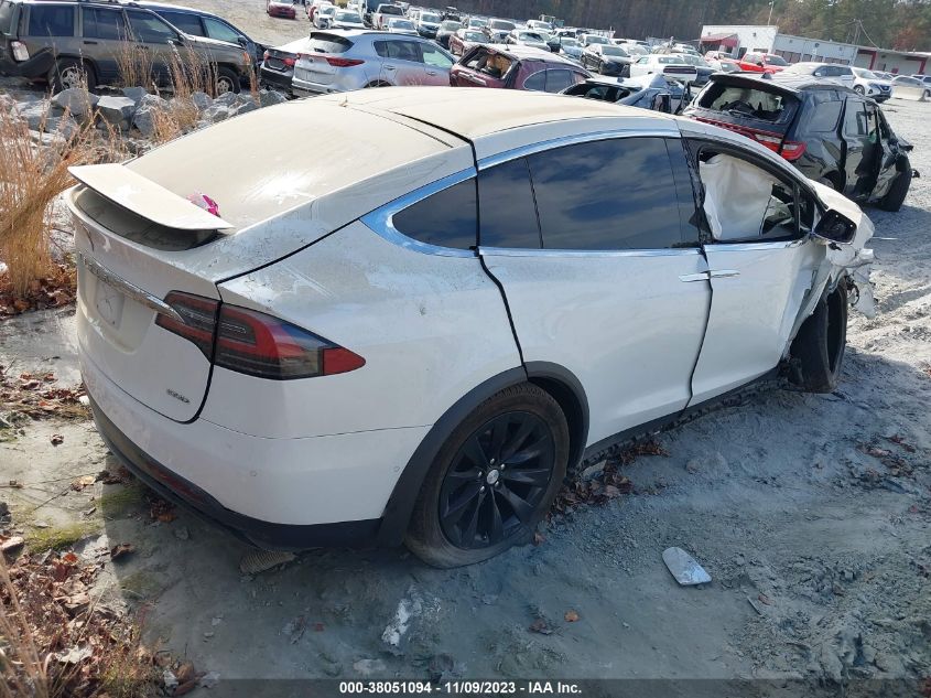 2018 Tesla Model X 100D/75D/P100D VIN: 5YJXCBE27JF114611 Lot: 38051094